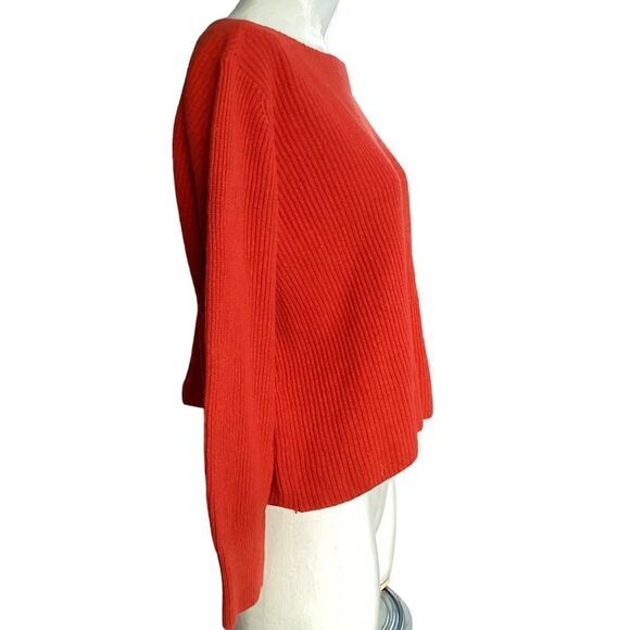 Banana Republic small/medium crop sweater.  0640 - Picture 3 of 7